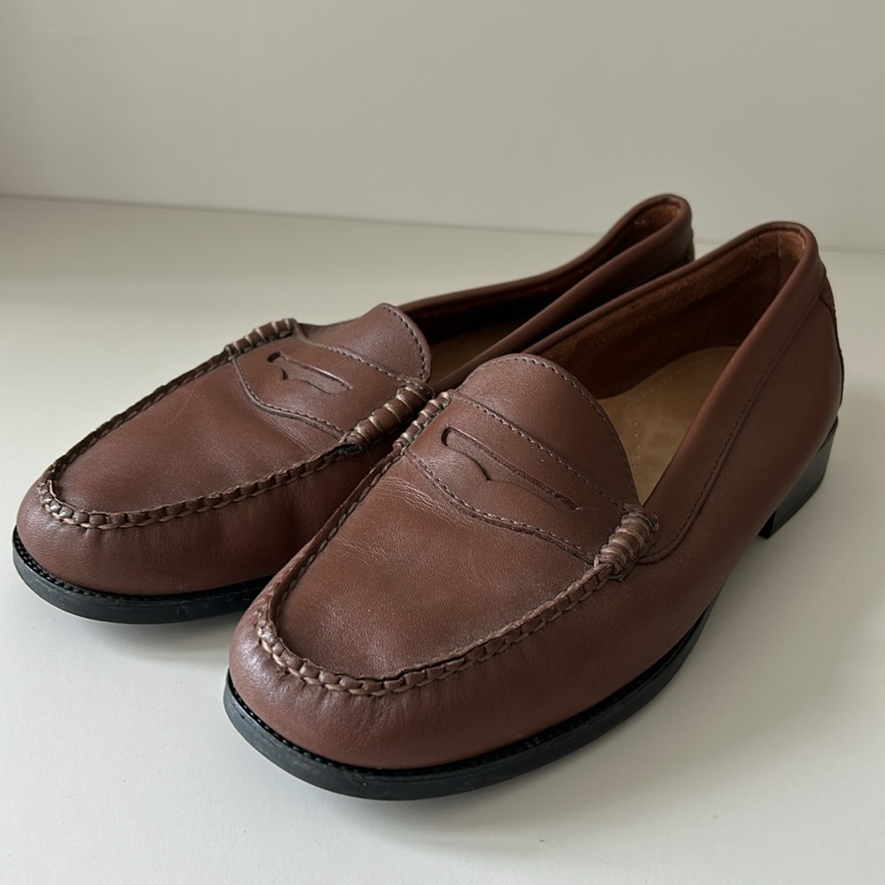 G. H. Bass & Co. Weejuns Soft Leather Loafers 10W Brown